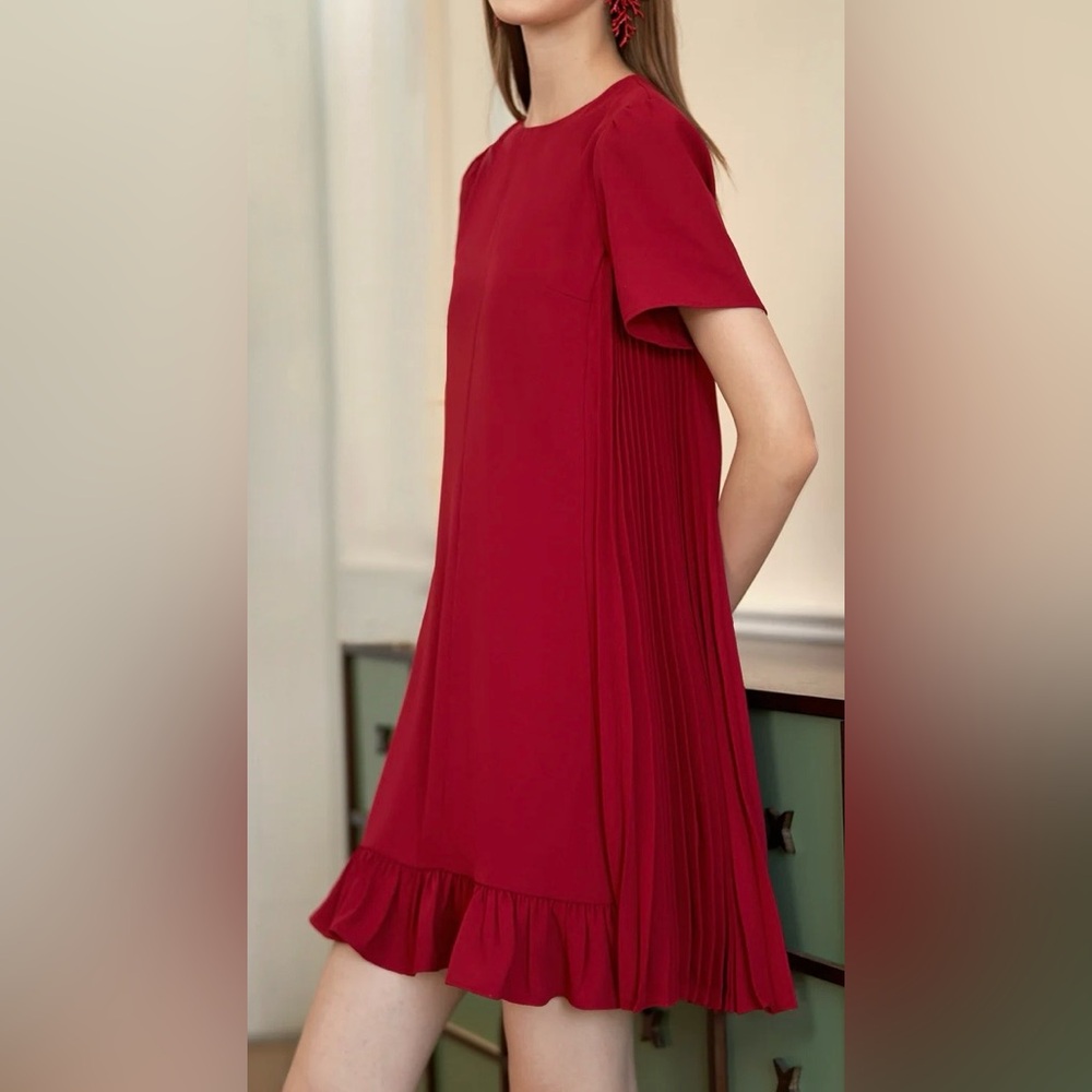 Red Pleated Round Neck Short-Sleeve Dress